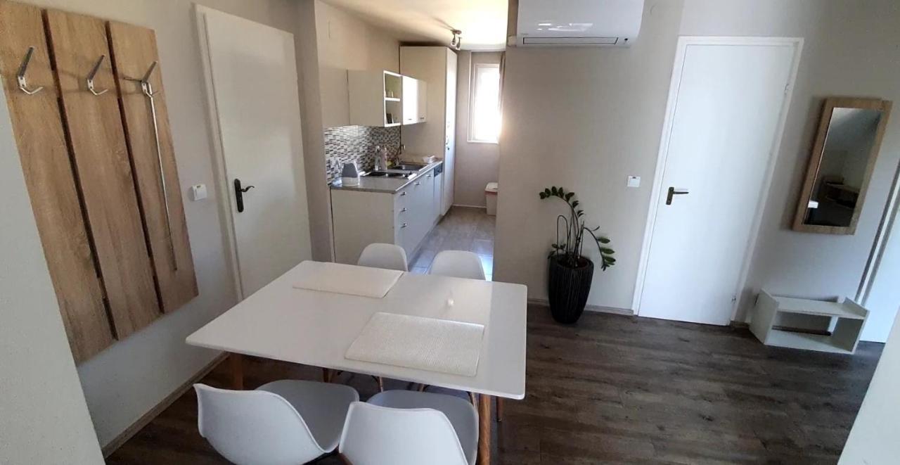 Ancsi Apartmanhaz บาลาตอนแลลเล ภายนอก รูปภาพ